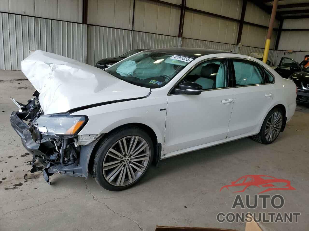 VOLKSWAGEN PASSAT 2015 - 1VWBT7A32FC030798