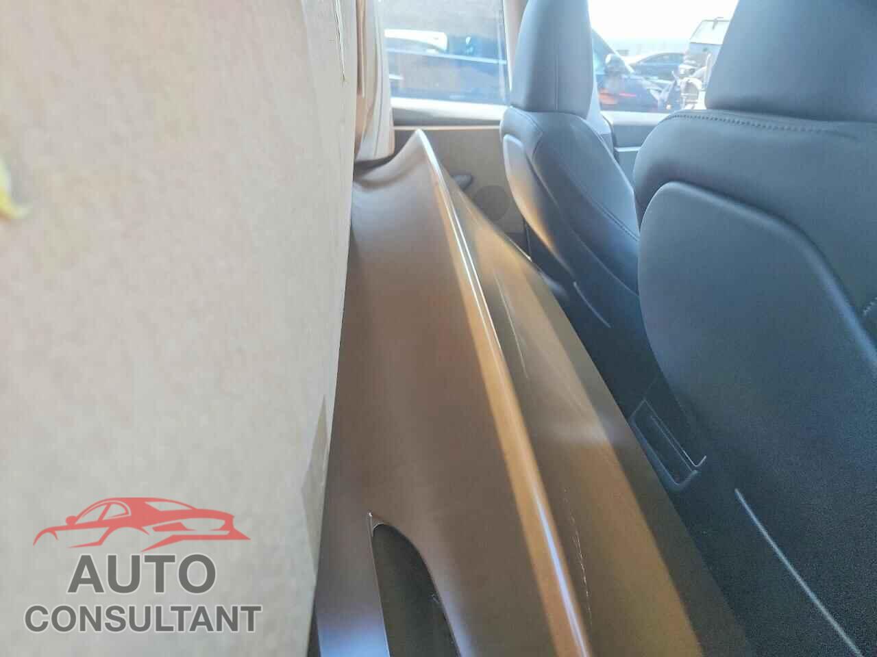 TESLA MODEL 3 2024 - 5YJ3E1EA4RF729512