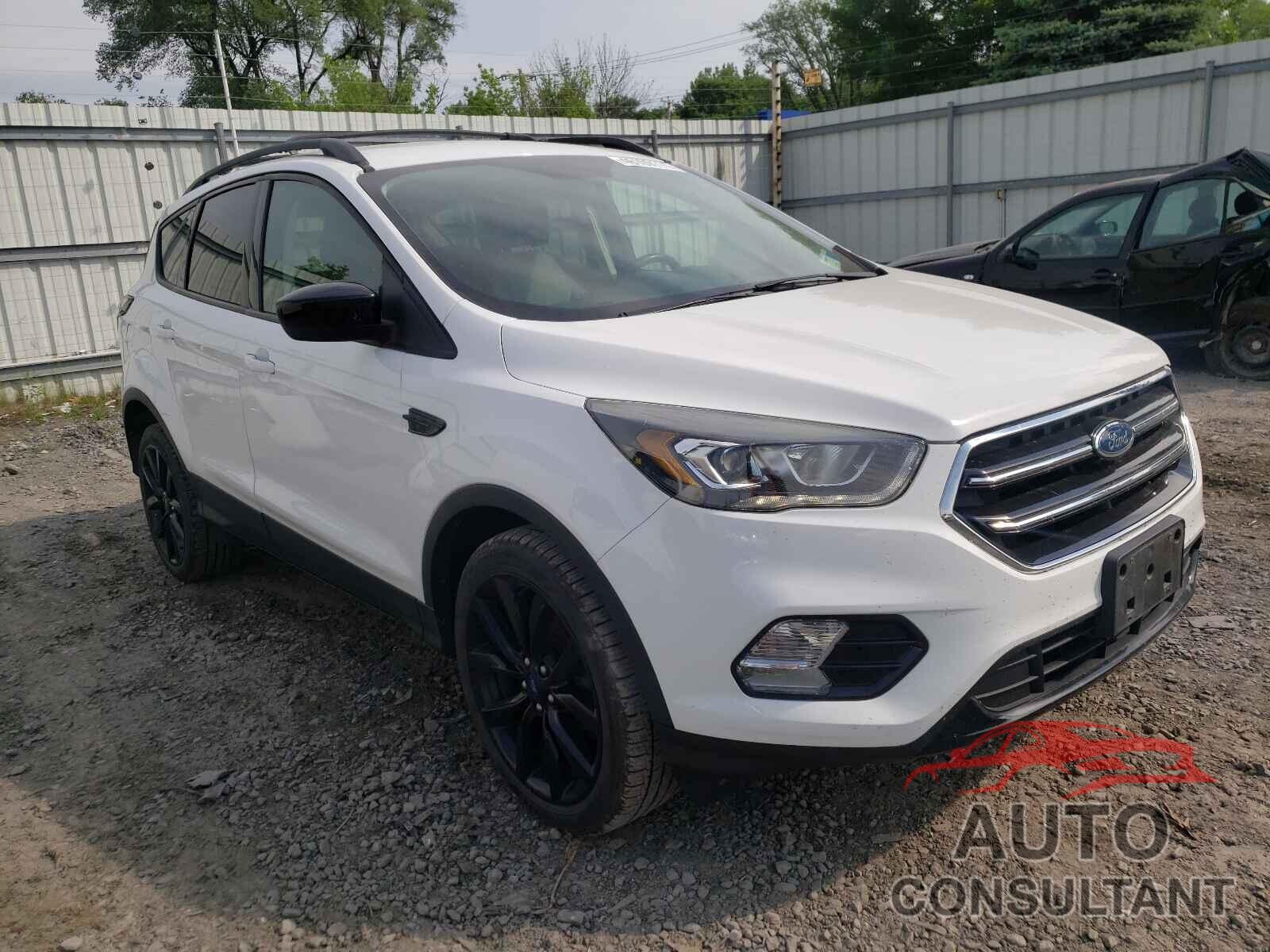 FORD ESCAPE 2017 - 1FMCU9GD3HUB55592