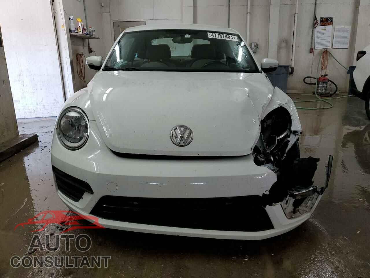 VOLKSWAGEN BEETLE 2017 - 3VWF17AT6HM621077