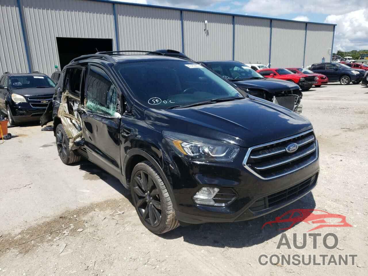 FORD ESCAPE 2017 - 1FMCU0GD5HUB36618