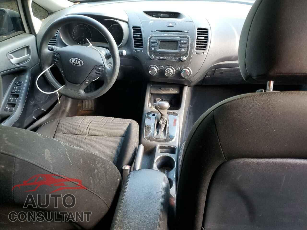 KIA FORTE 2017 - KNAFK5A80H5676157
