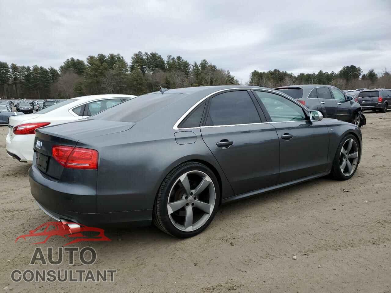 AUDI S8 2013 - WAUD2AFD4DN028188