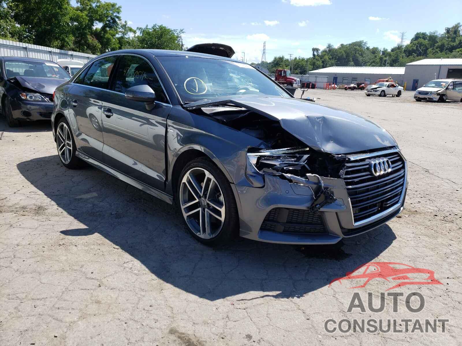 AUDI A3 2018 - WAUJ8GFF7J1044359