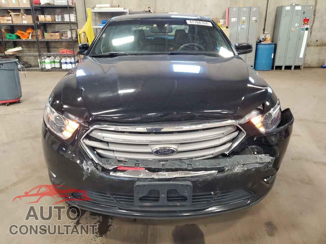 FORD TAURUS 2017 - 1FAHP2E82HG120058