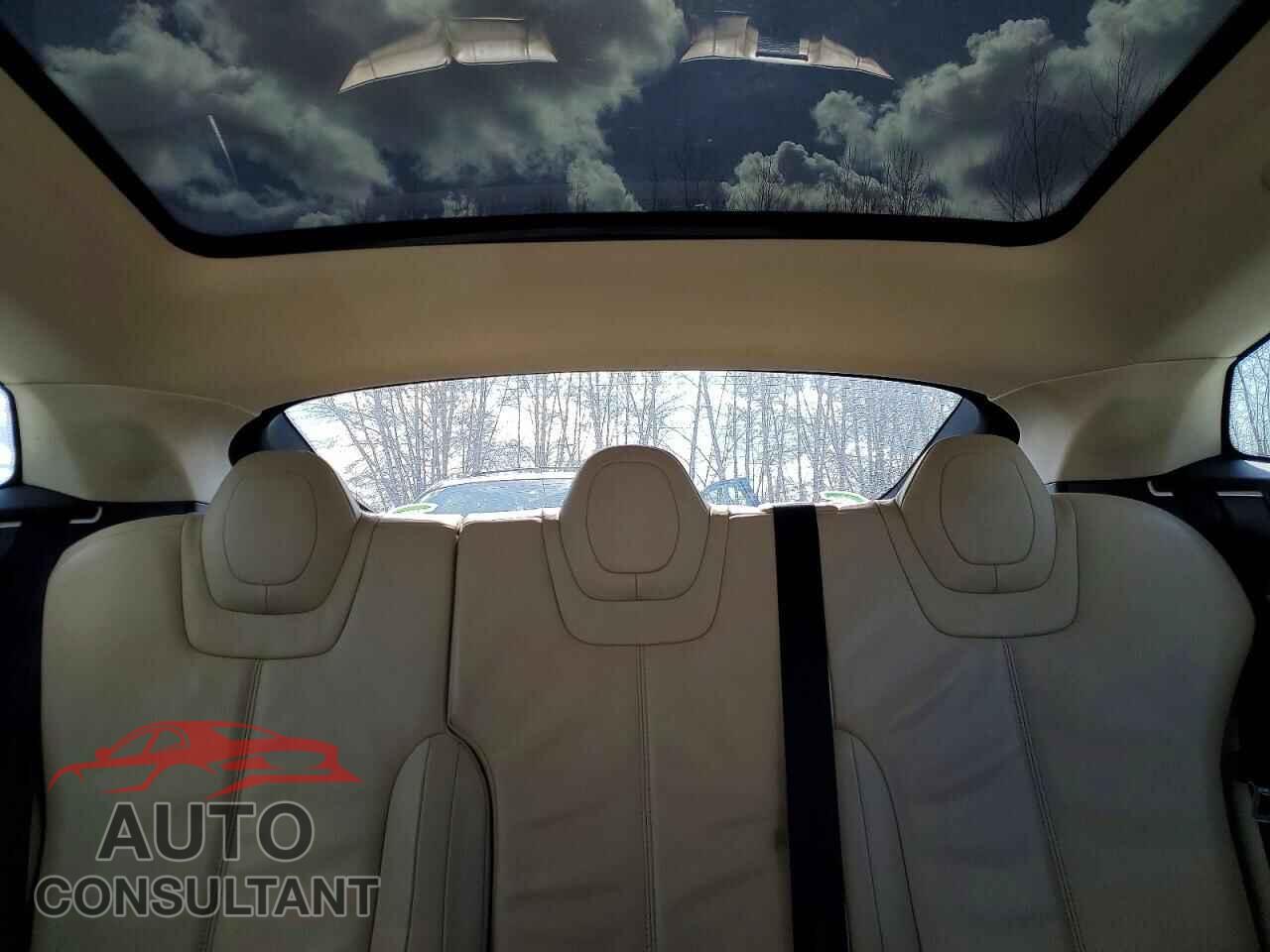 TESLA MODEL S 2013 - 5YJSA1AC8DFP10940