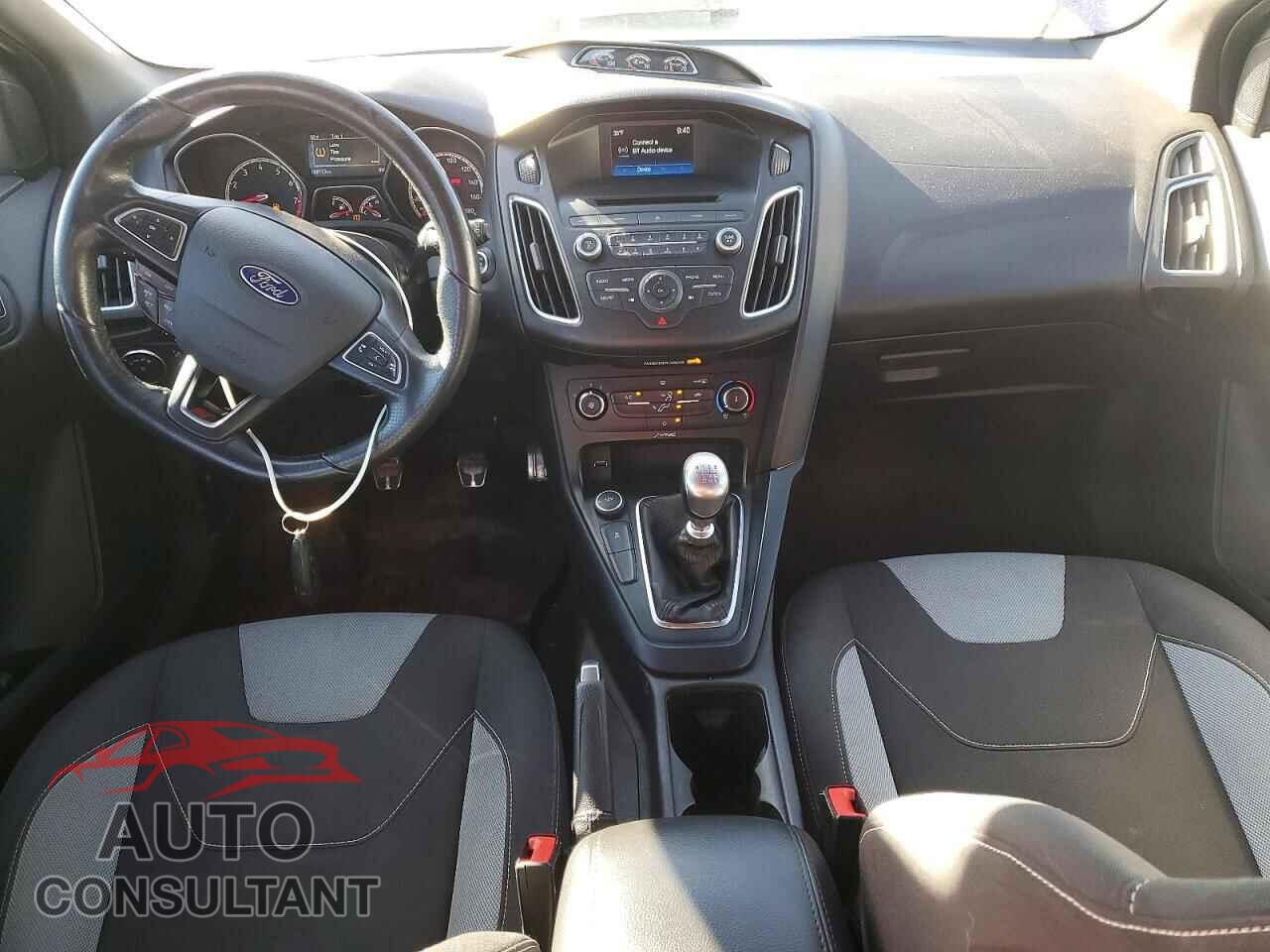 FORD FOCUS 2015 - 1FADP3L92FL281076