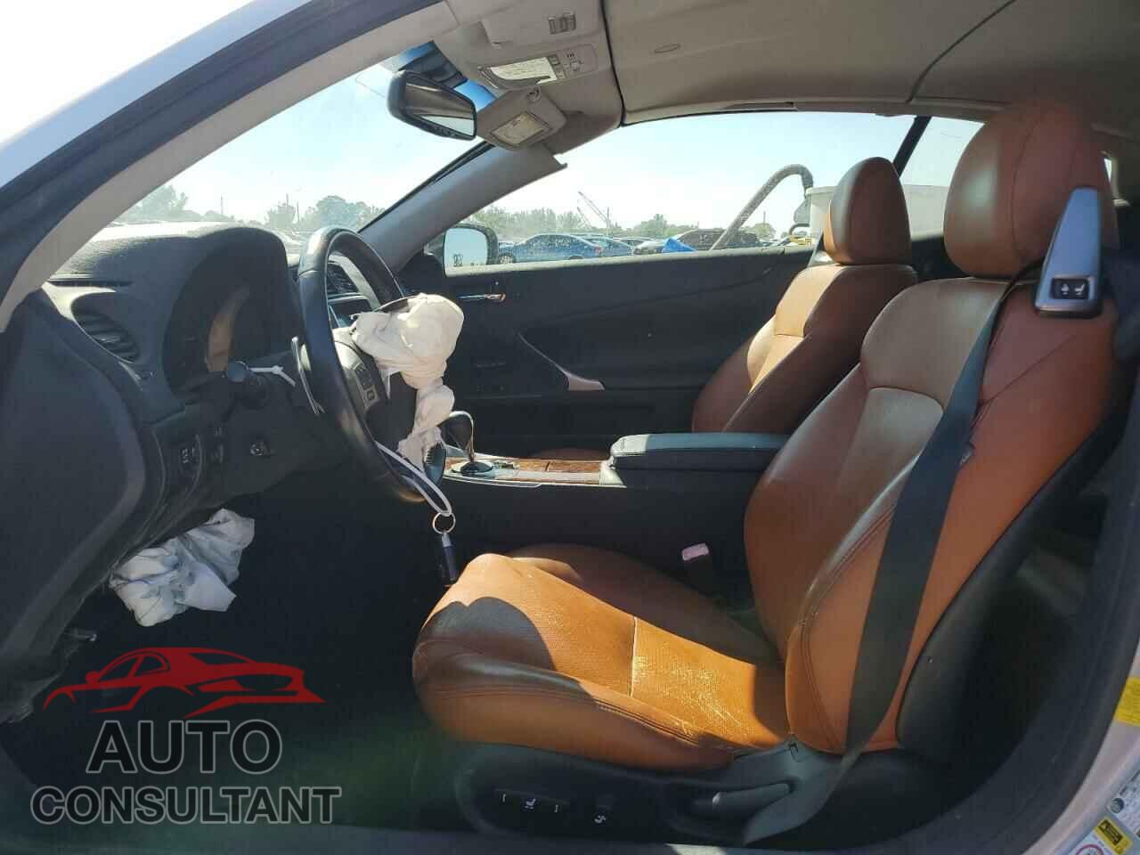 LEXUS IS 2012 - JTHFF2C24C2525894