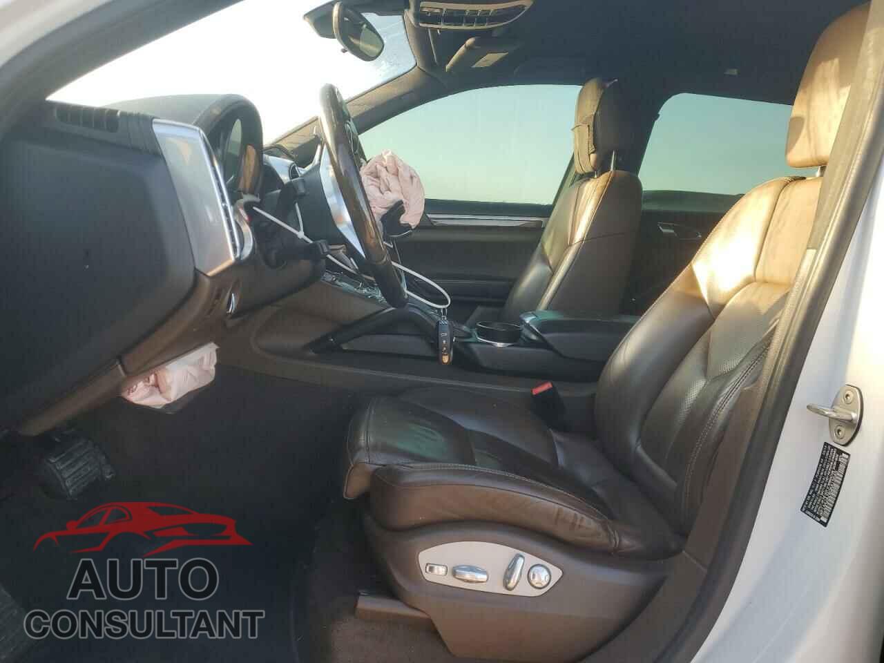 PORSCHE CAYENNE 2016 - WP1AA2A26GKA15645