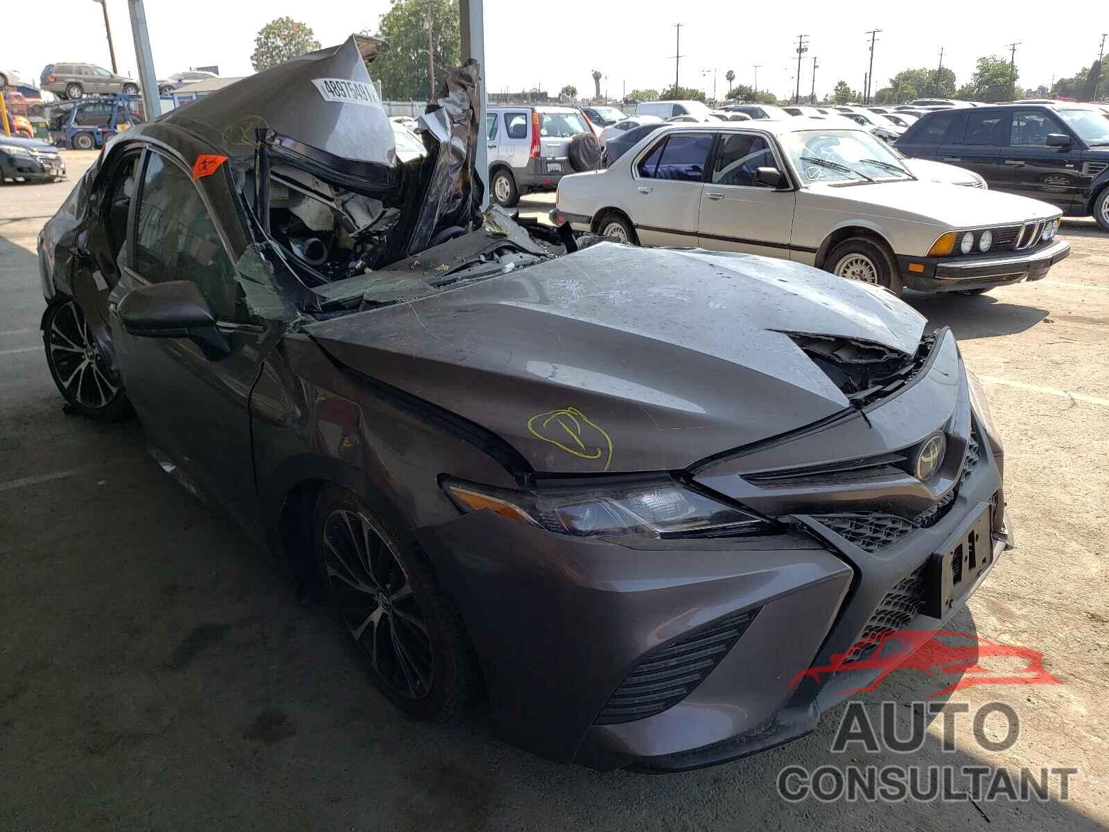 TOYOTA CAMRY 2018 - 4T1B11HKXJU141424
