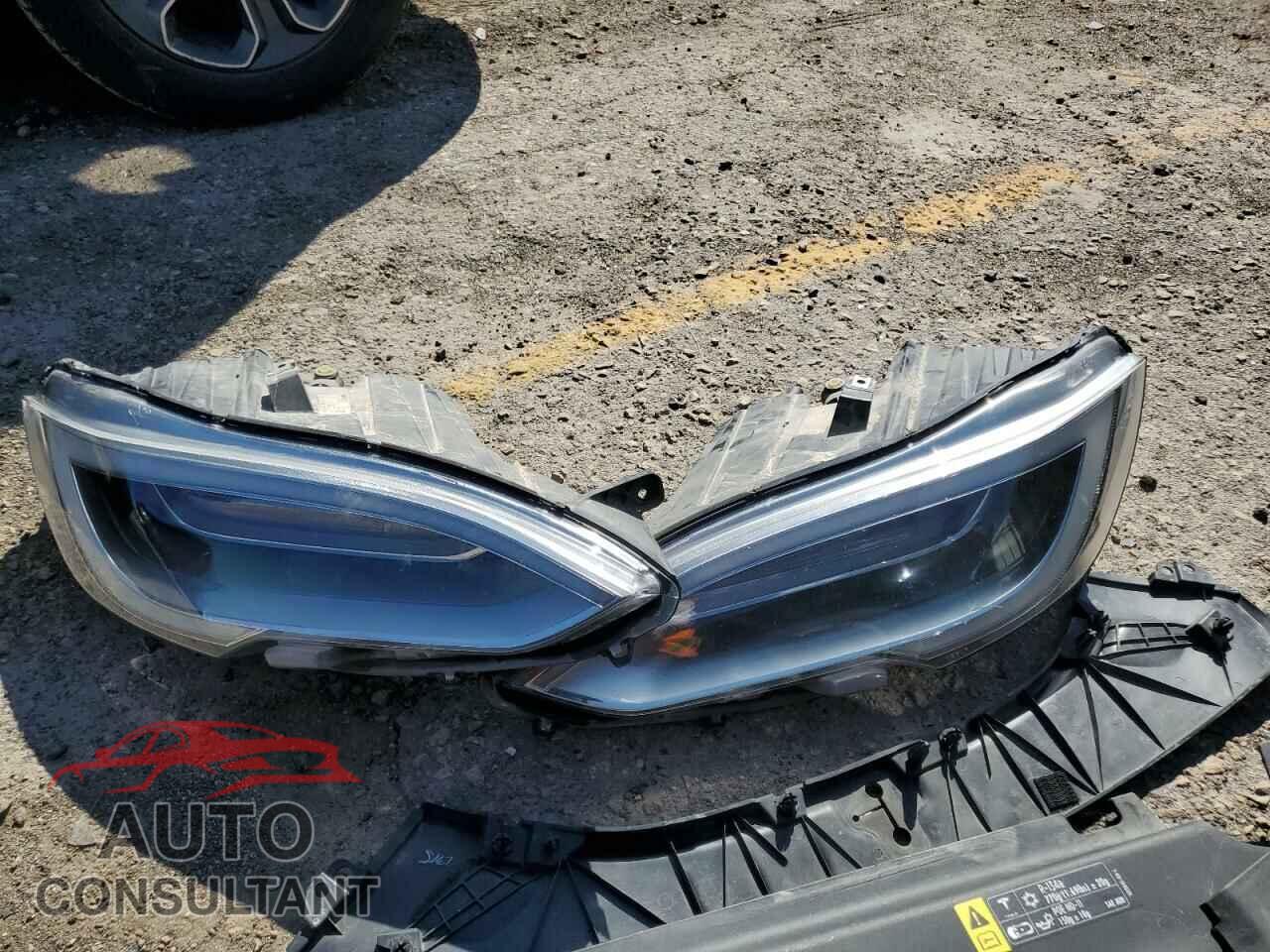 TESLA MODEL S 2017 - 5YJSA1E2XHF217168