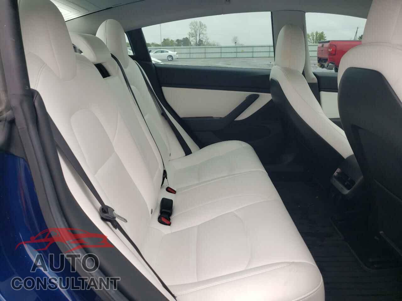TESLA MODEL 3 2019 - 5YJ3E1EB4KF391057