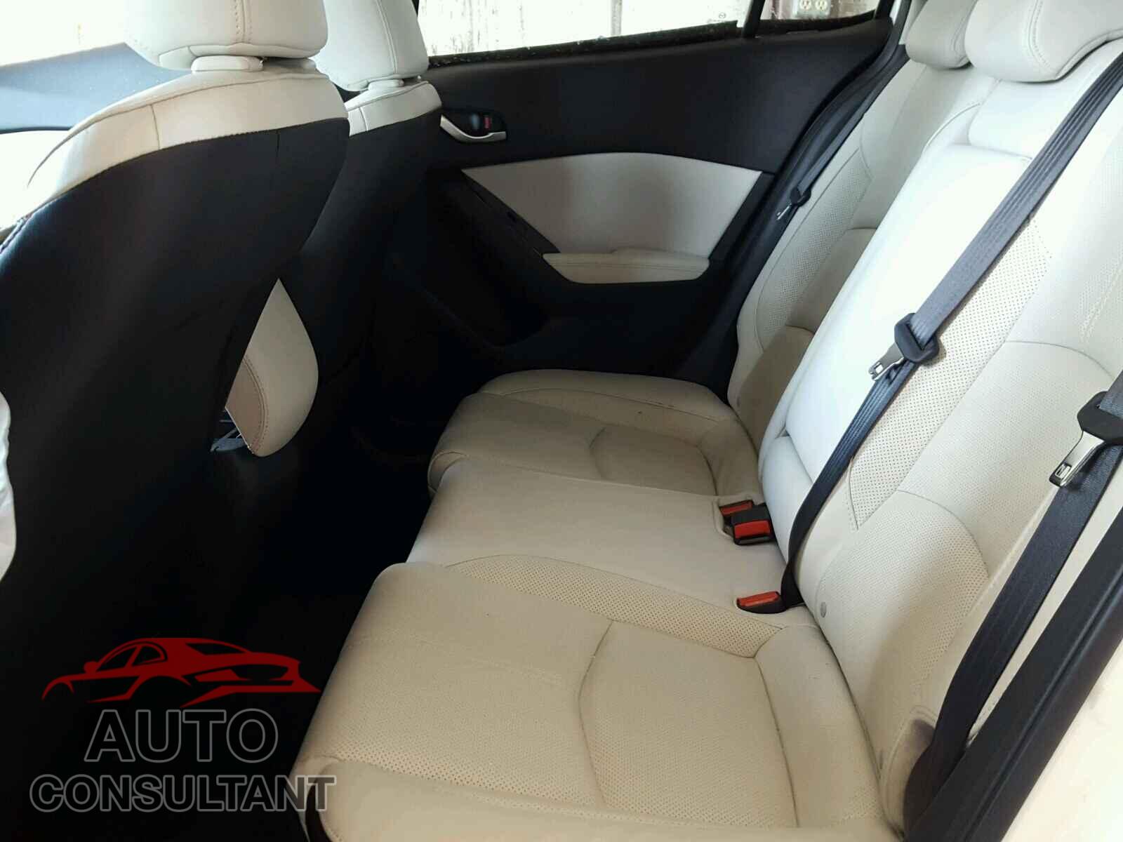 MAZDA 3 2017 - JM1BN1M35H1108723