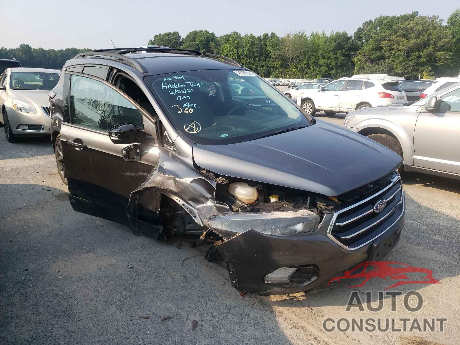 FORD ESCAPE 2017 - 1FMCU9G95HUC83814