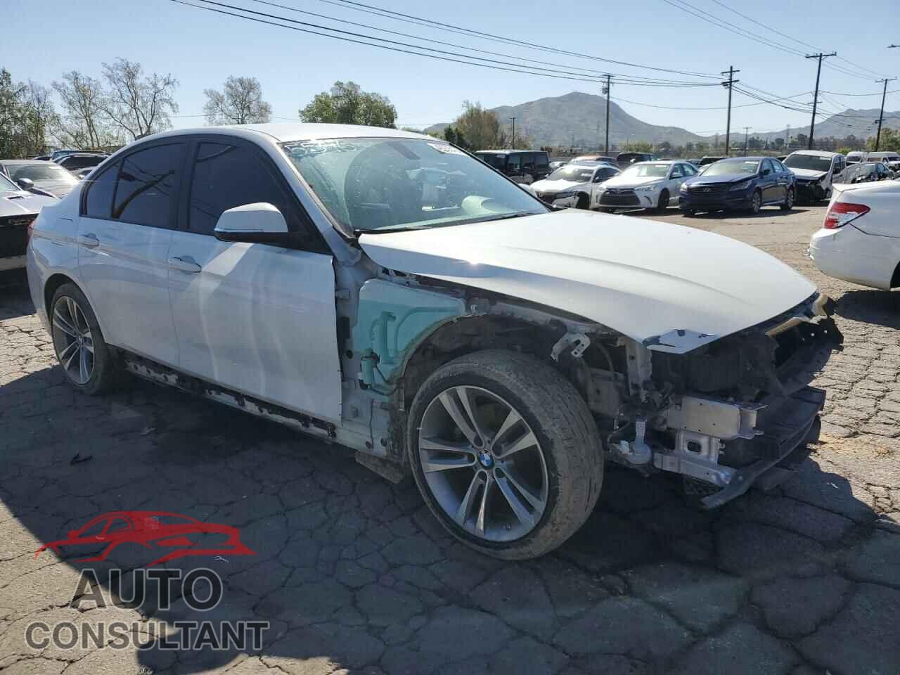 BMW 3 SERIES 2016 - WBA8E1G53GNU10636