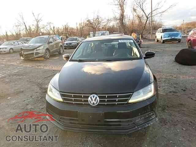 VOLKSWAGEN JETTA 2018 - 3VW2B7AJ4JM210700