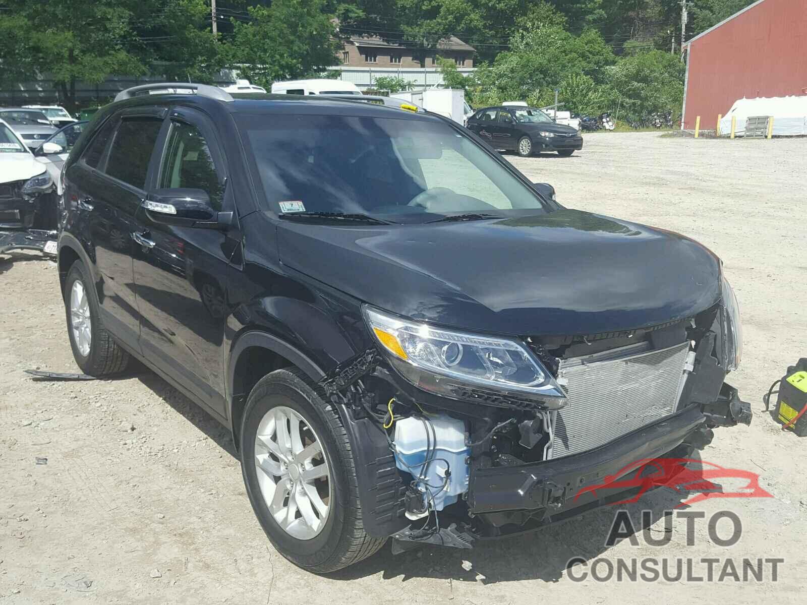KIA SORENTO LX 2015 - 5XYKT4A61FG568657