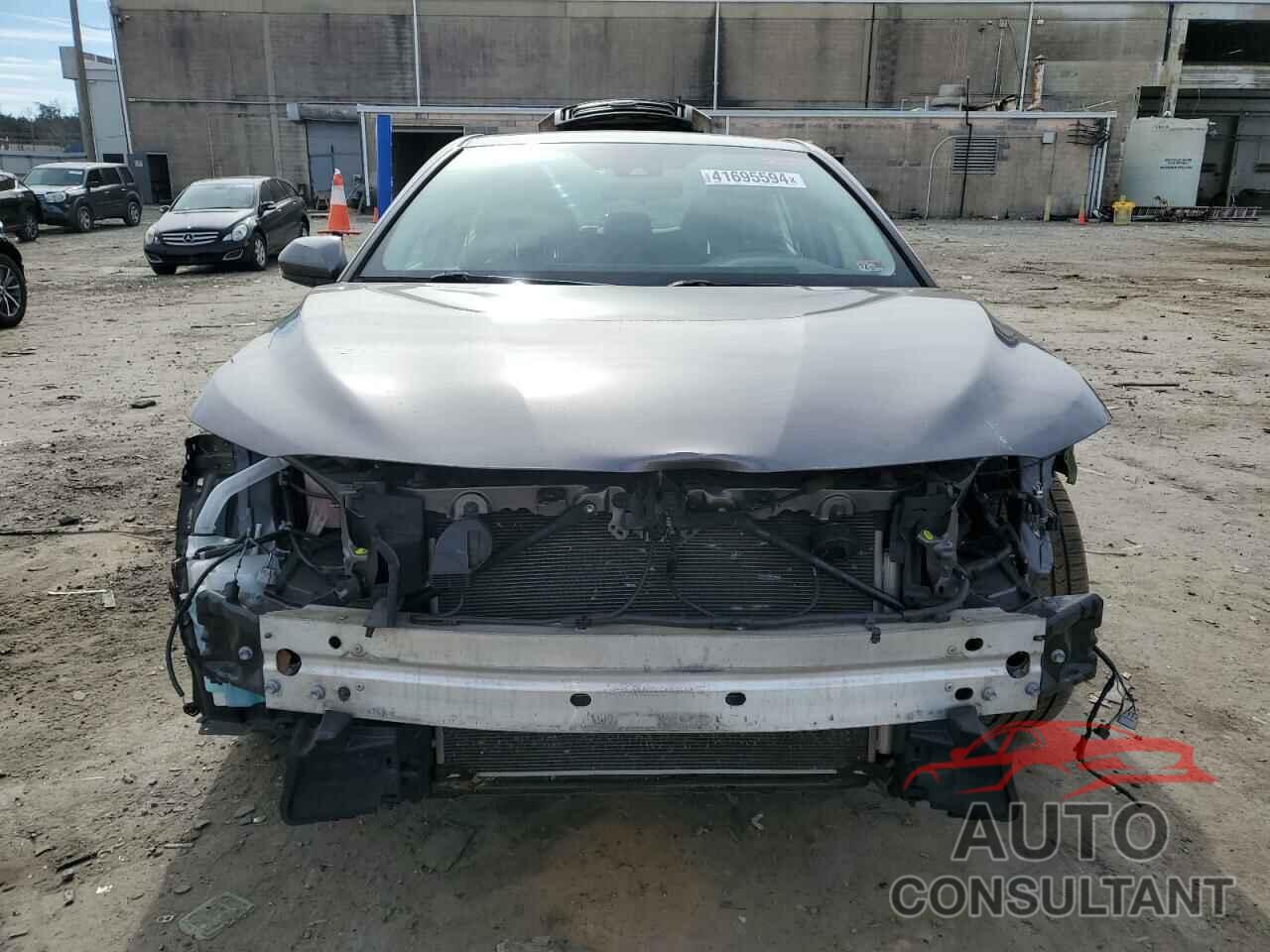 TOYOTA CAMRY 2019 - 4T1B11HK0KU683424