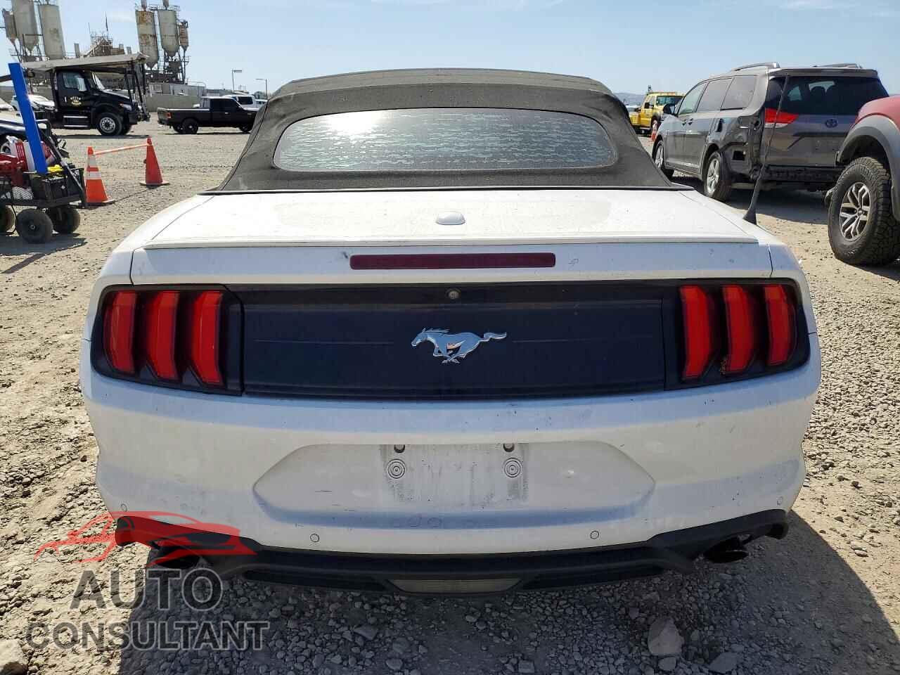 FORD MUSTANG 2018 - 1FATP8UH7J5166419
