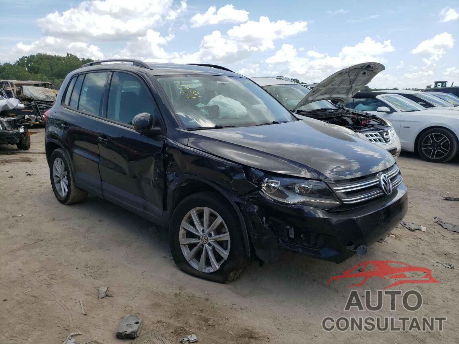 VOLKSWAGEN TIGUAN 2017 - WVGAV7AX3HK041924