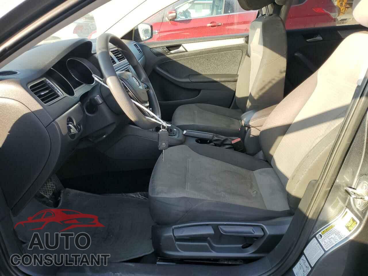 VOLKSWAGEN JETTA 2017 - 3VW2B7AJ4HM324674