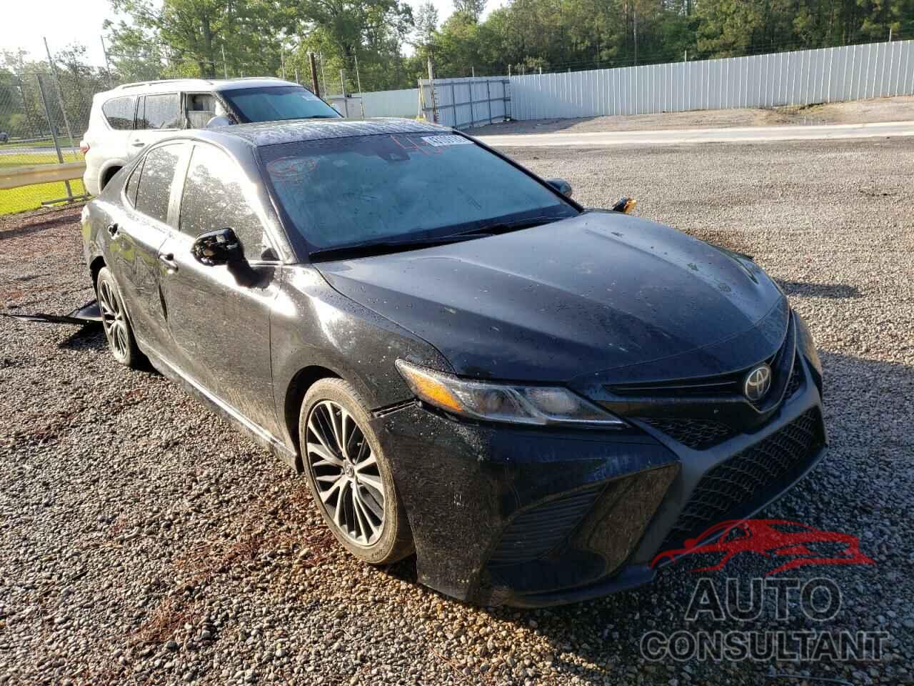 TOYOTA CAMRY 2018 - 4T1B11HK4JU061228
