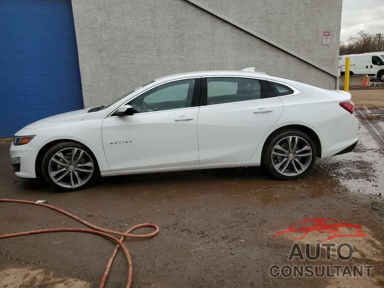 CHEVROLET MALIBU 2022 - 1G1ZD5ST2NF149796