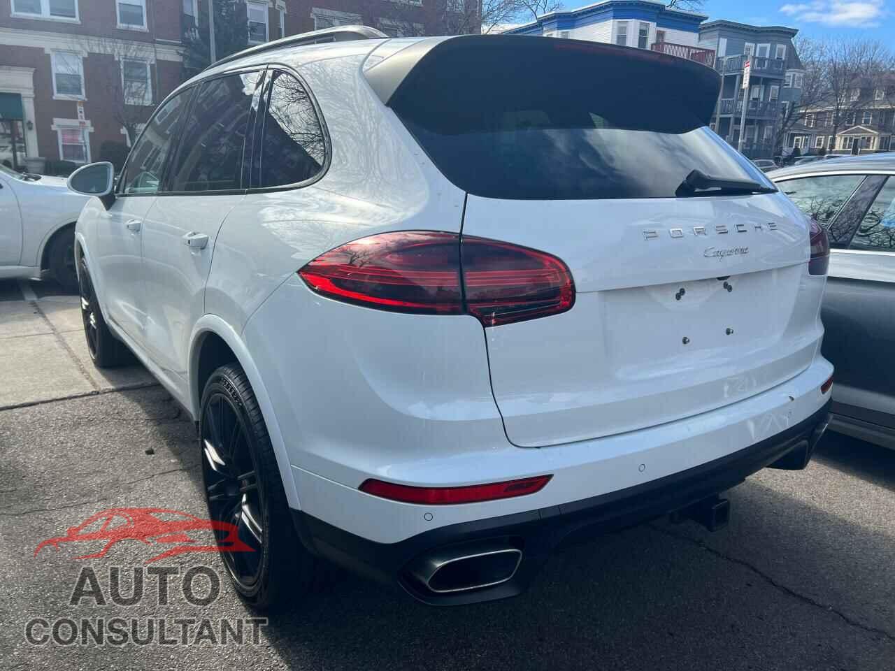 PORSCHE CAYENNE 2017 - WP1AA2A22HKA88058
