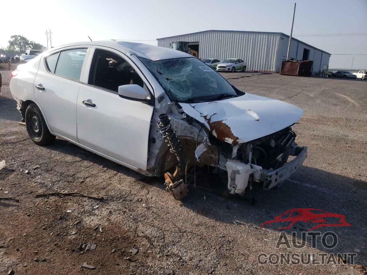 NISSAN VERSA 2018 - 3N1CN7AP6JL813174
