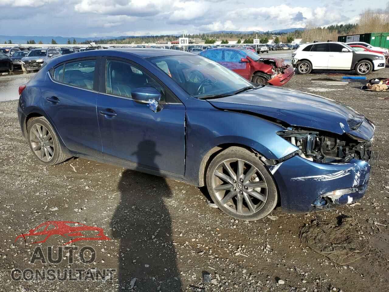 MAZDA 3 2018 - 3MZBN1L36JM206263