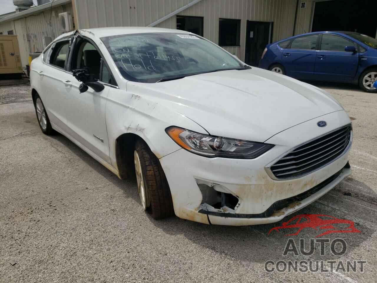FORD FUSION 2019 - 3FA6P0LU6KR240103