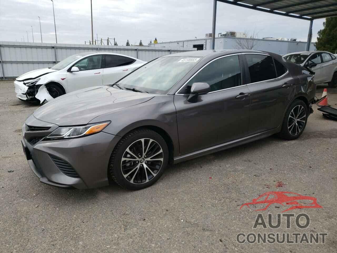 TOYOTA CAMRY 2018 - 4T1B11HK6JU131814