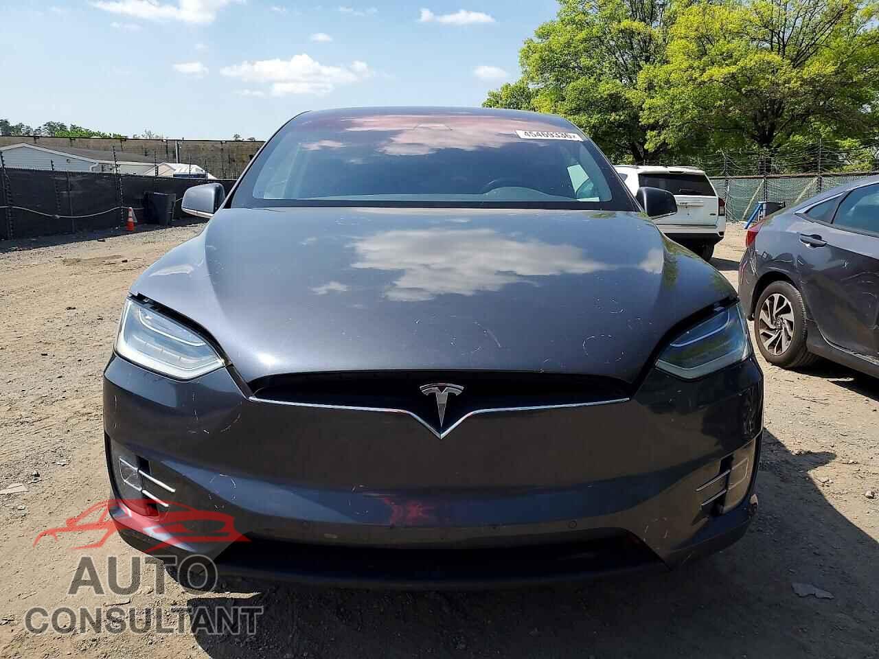 TESLA MODEL X 2016 - 5YJXCAE26GF030248