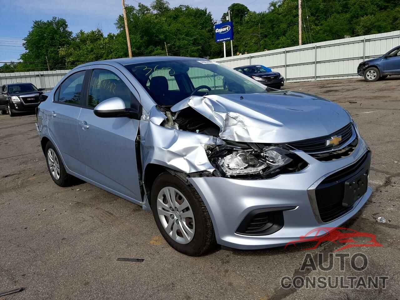 CHEVROLET SONIC 2018 - 1G1JB5SH8J4119738