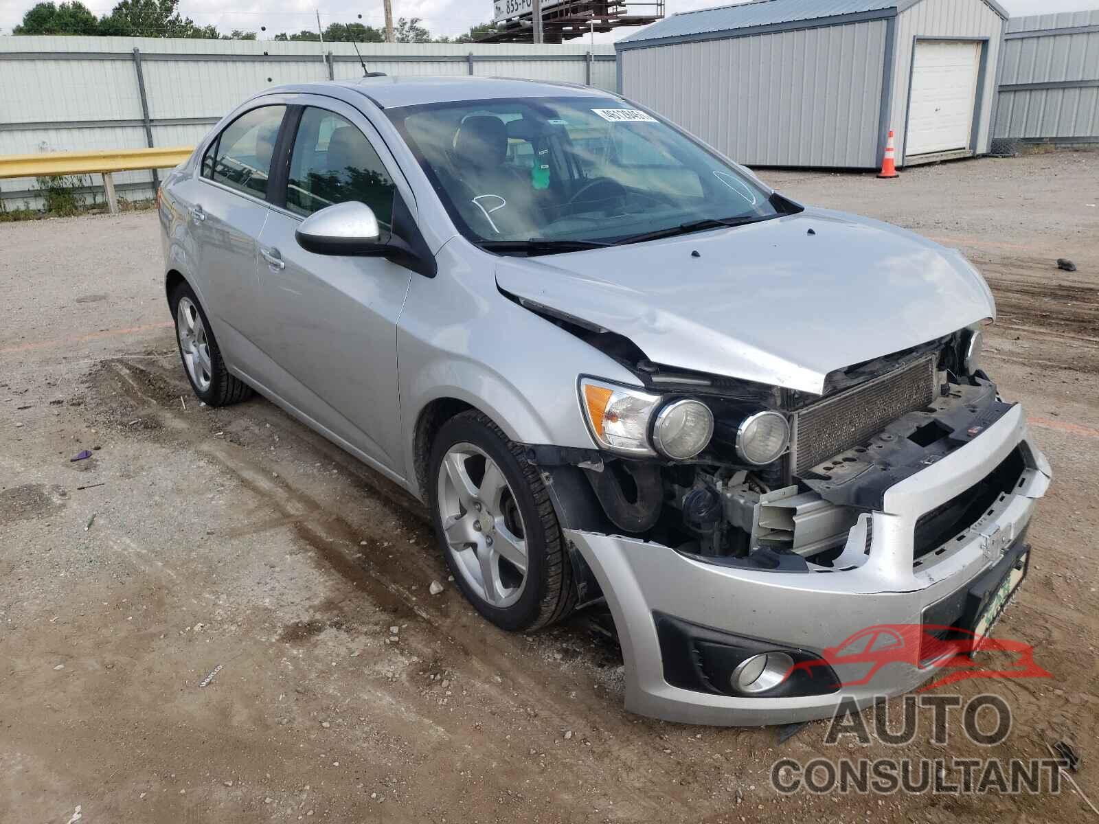 CHEVROLET SONIC 2016 - 1G1JE5SB2G4140001