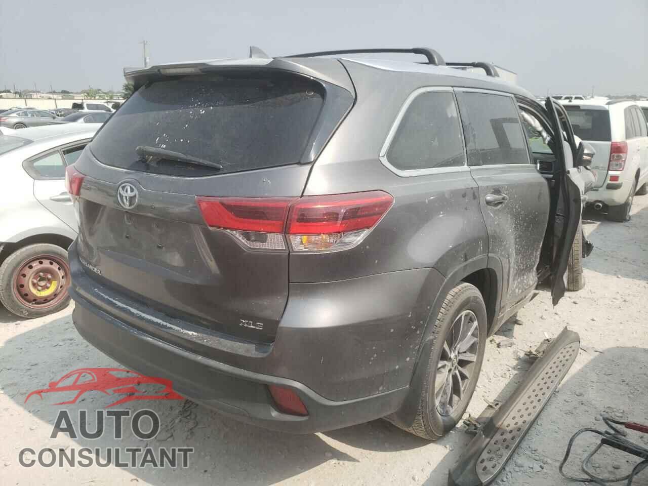 TOYOTA HIGHLANDER 2017 - 5TDKZRFH2HS520497