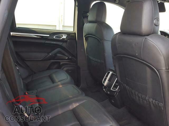 PORSCHE CAYENNE S 2018 - WP1AB2A2XJLA60036