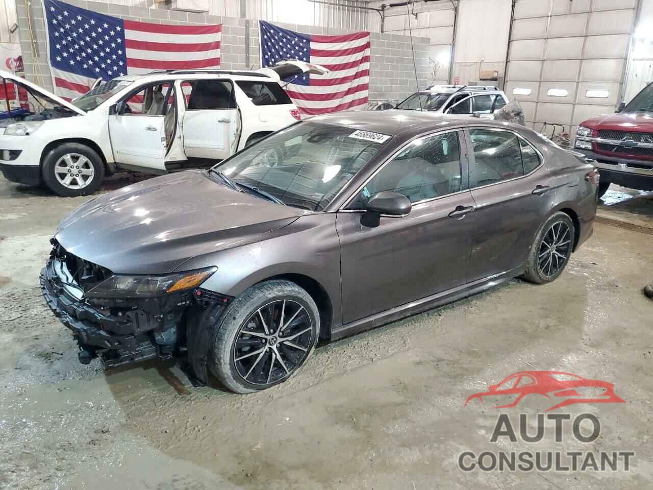 TOYOTA CAMRY 2022 - 4T1G11AK3NU668095