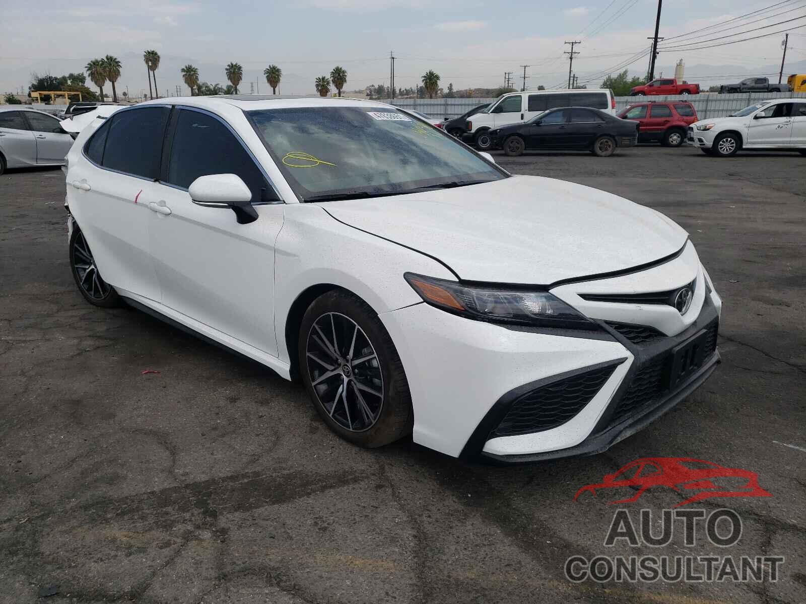 TOYOTA CAMRY 2021 - 4T1T11AK4MU522382