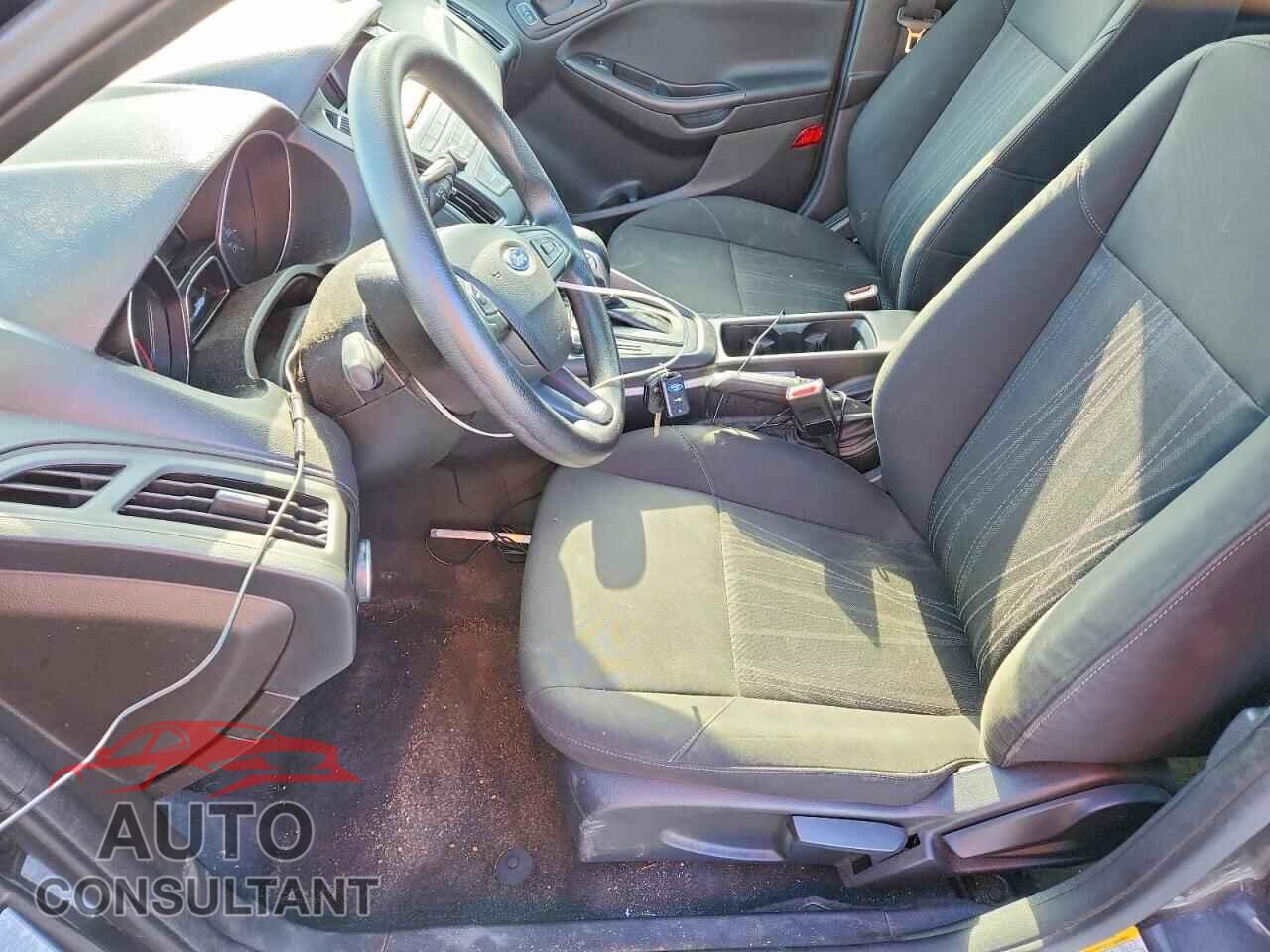FORD FOCUS 2015 - 1FADP3E29FL309519