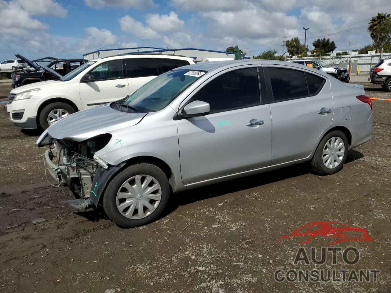 NISSAN VERSA 2019 - 3N1CN7APXKL867403