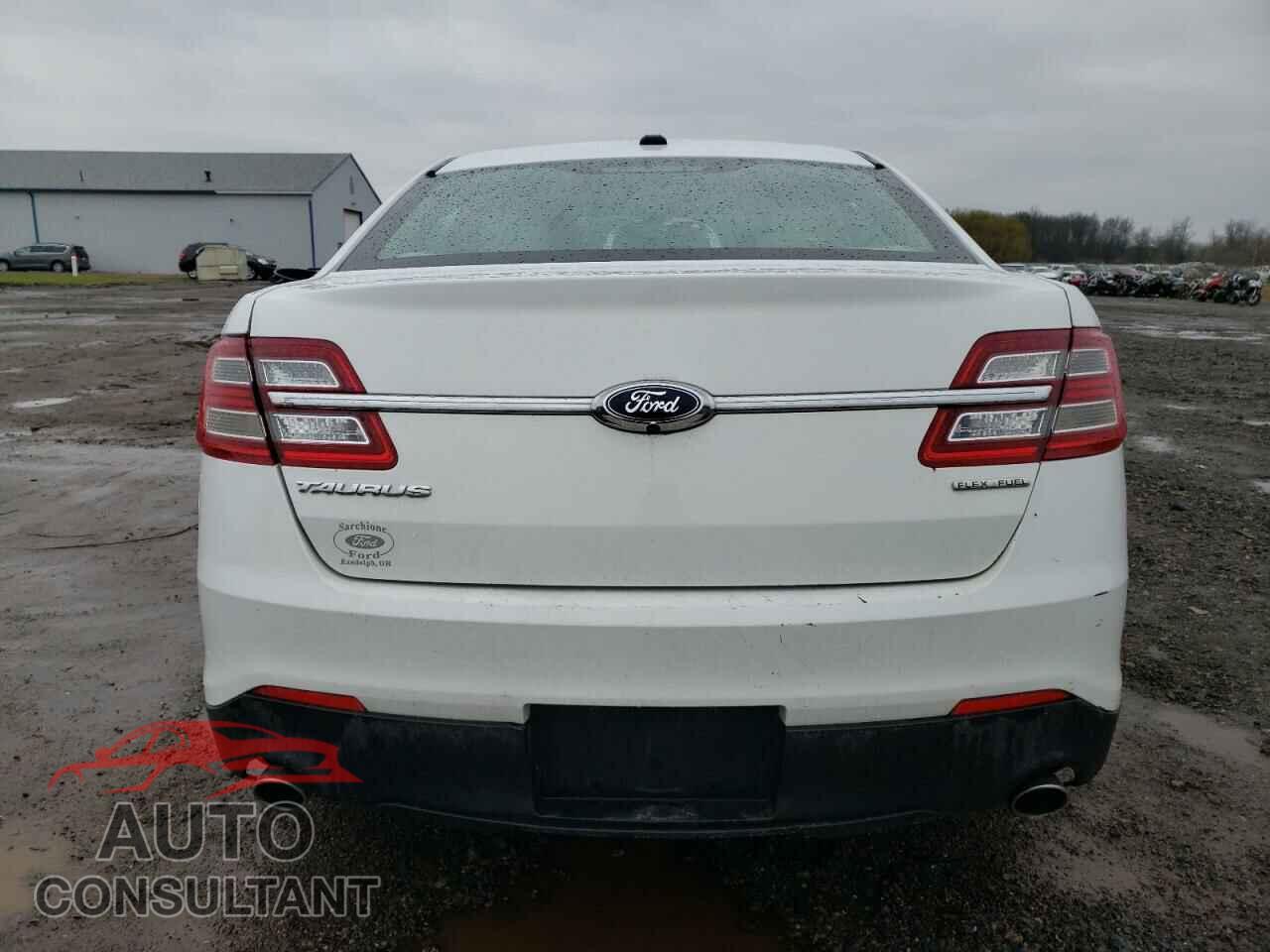 FORD TAURUS 2018 - 1FAHP2D86JG115436
