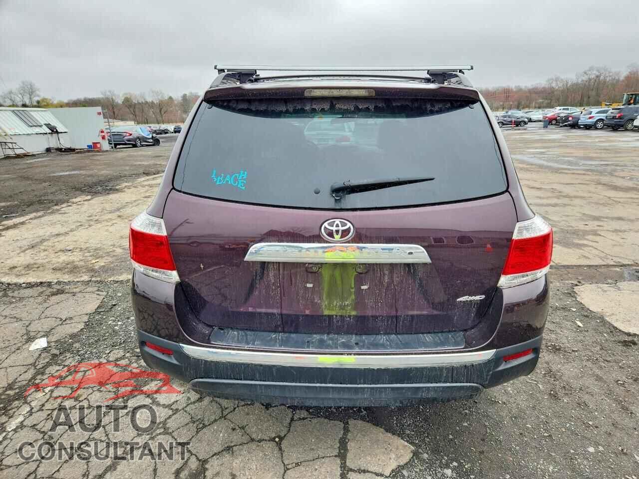 TOYOTA HIGHLANDER 2013 - 5TDBK3EH8DS249328