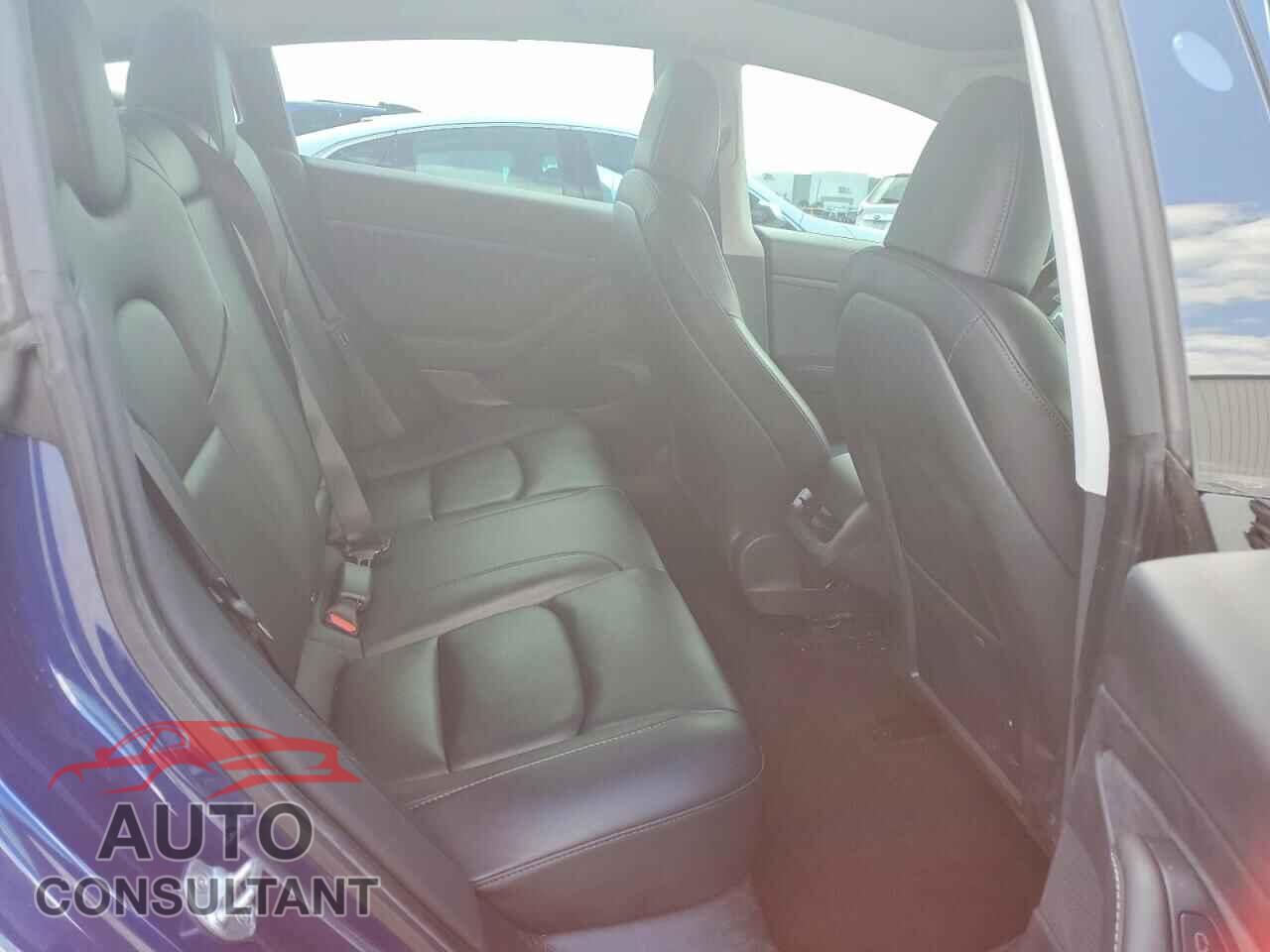 TESLA MODEL 3 2021 - 5YJ3E1EA4MF919352