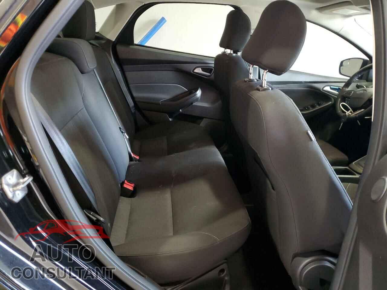 FORD FOCUS 2017 - 1FADP3H28HL243186