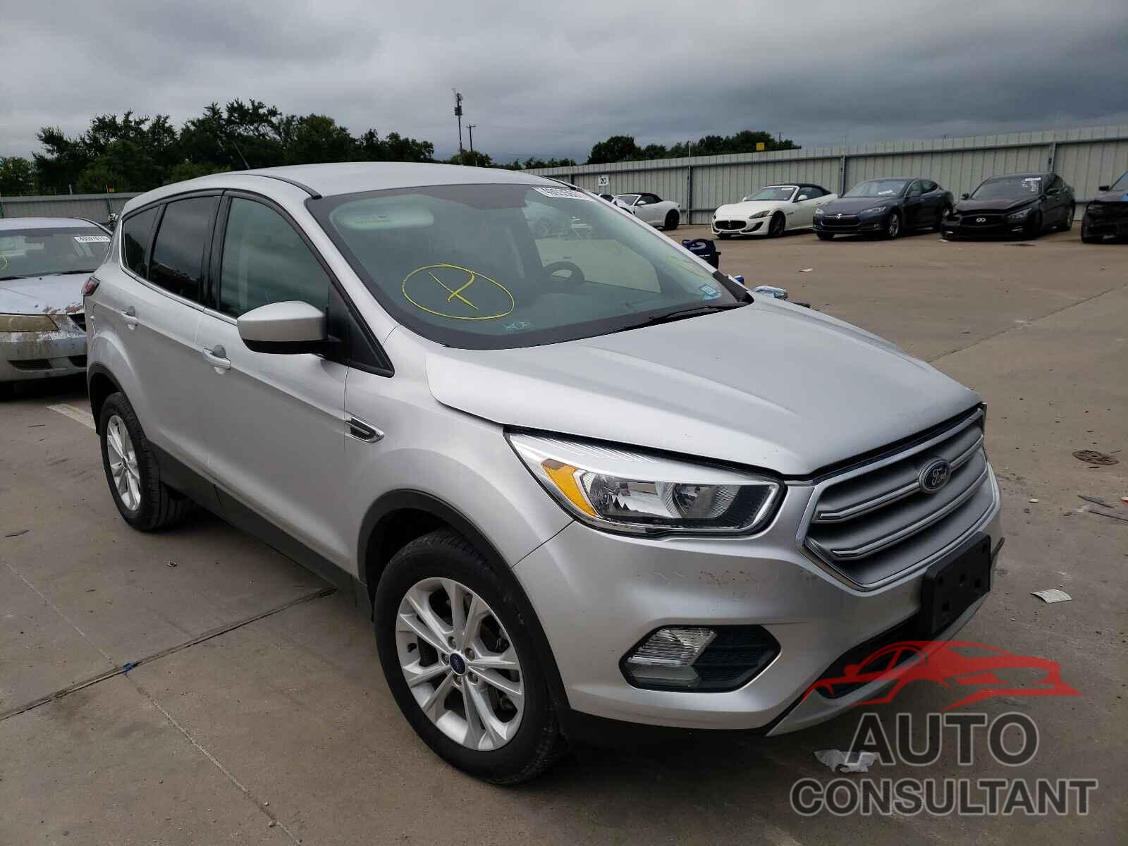 FORD ESCAPE 2017 - 1FMCU0G92HUB05466