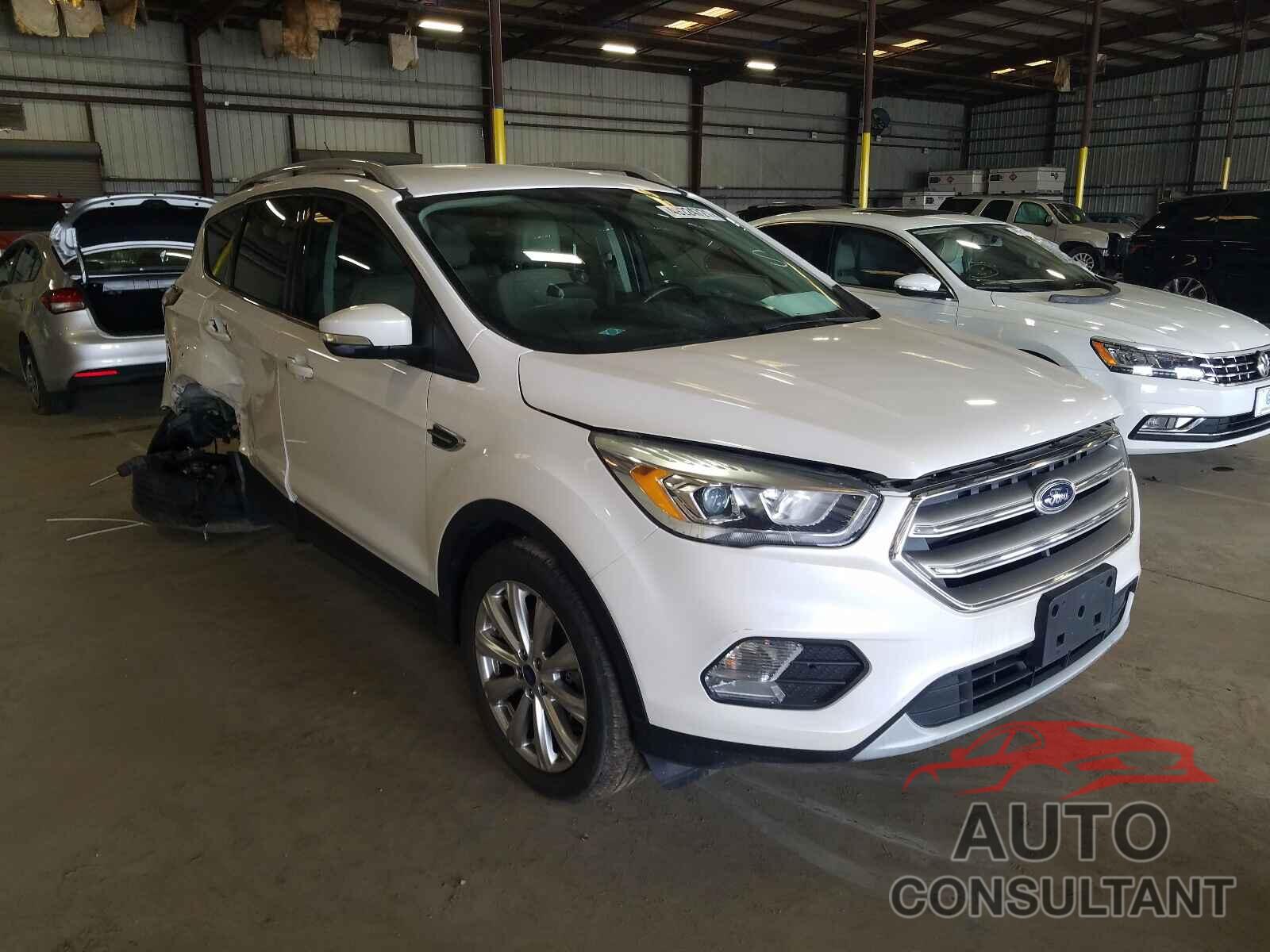 FORD ESCAPE 2017 - 1FMCU9J96HUA96011