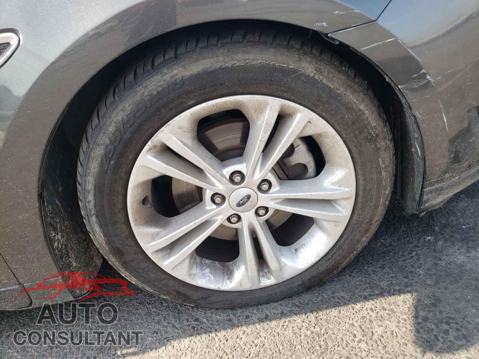 FORD TAURUS 2017 - 1FAHP2D84HG105756