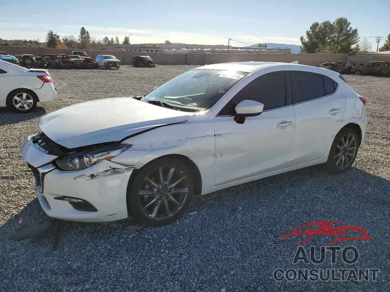 MAZDA 3 2018 - 3MZBN1L39JM231206