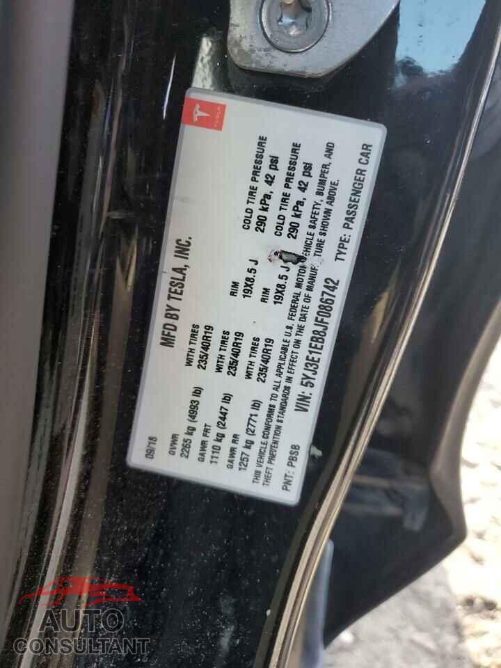 TESLA MODEL 3 2018 - 5YJ3E1EB8JF086742
